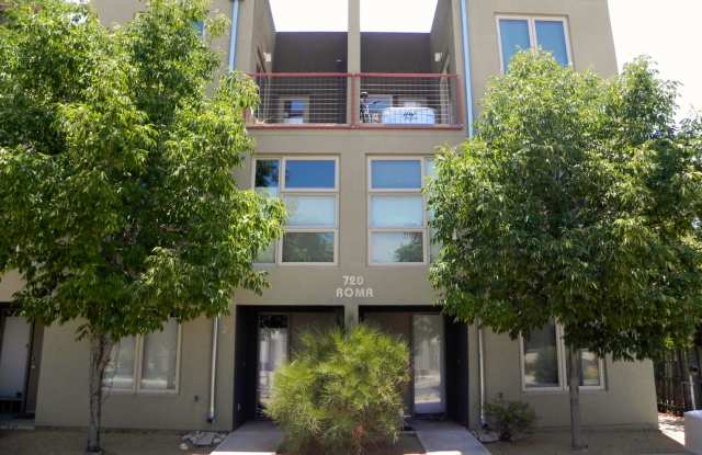 Roma HOUSE photos photos