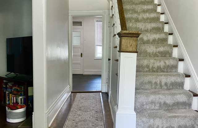 3241 Walter Ave - Private Bedroom - 3241 Walter Avenue, Maplewood, MO 63143