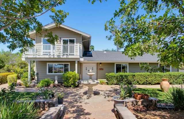 Peaceful Country Living - 3 Bedroom on 1/2 Acre, Available Now! photos photos