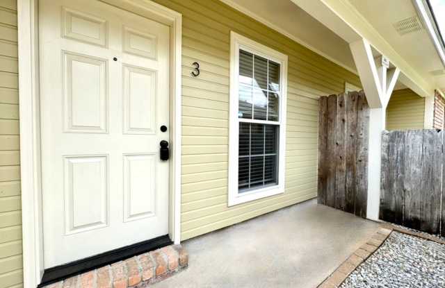 2 Bedroom in Parkview Oaks off Old Jefferson Hwy photos photos