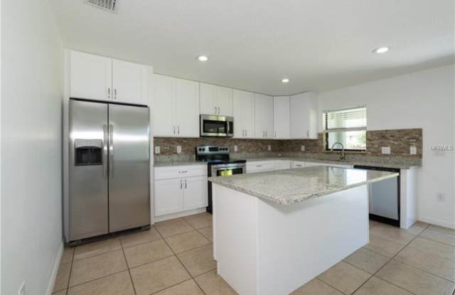 2249 Tulip Valley Point Gallery 3