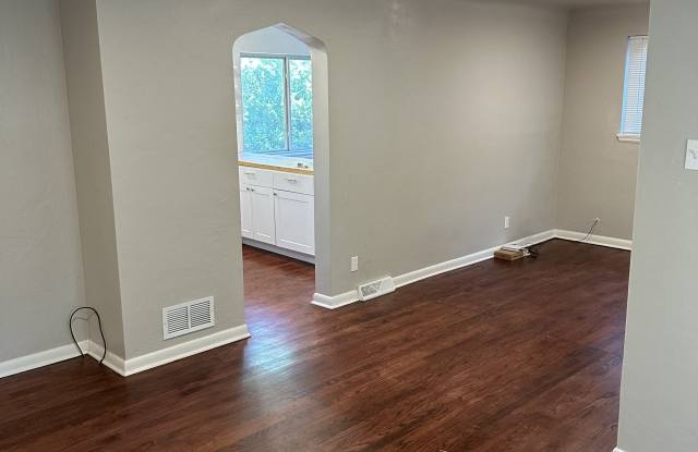 1540 Forest Street Gallery 2