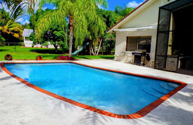 2700 Nw 112th Ave photos photos