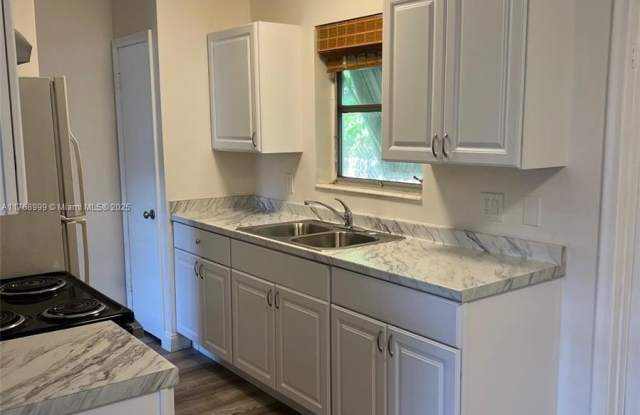 2222 Jackson St - 2222 Jackson Street, Hollywood, FL 33020