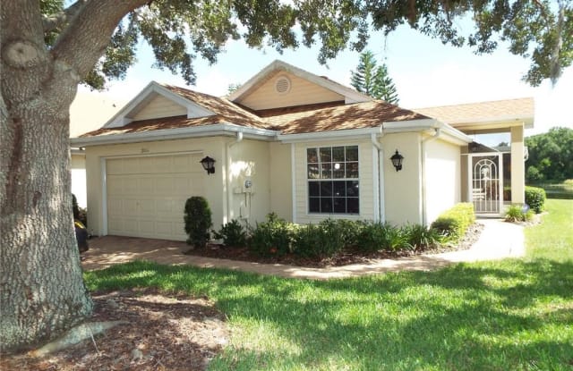 2011 FALL RIVER COURT - 2011 Fall River Court, Sun City Center, FL 33573