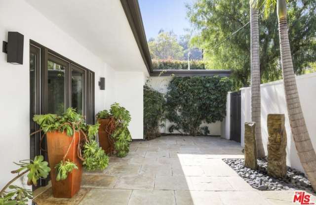 2154 Sunset Crest Dr Gallery 4