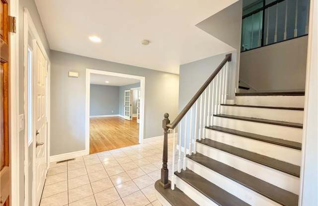 6133 Muhlenberg Court Gallery 3