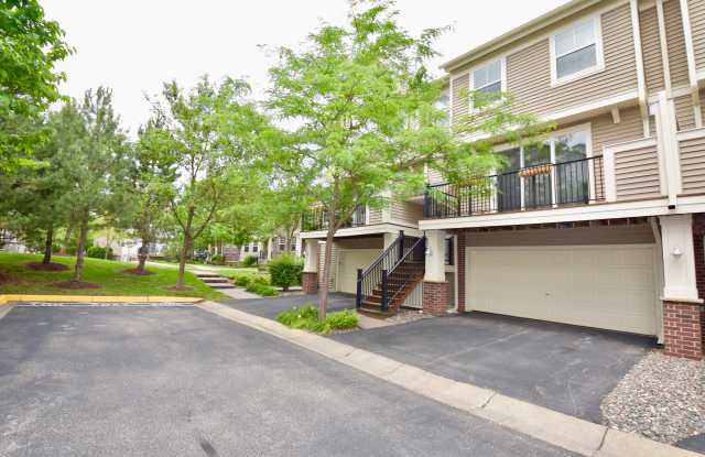 8363 Labont Way - 8363 Labont Way, Eden Prairie, MN 55344