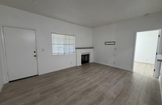 Lower: 2 Bedroom 2 Bath Gallery 3