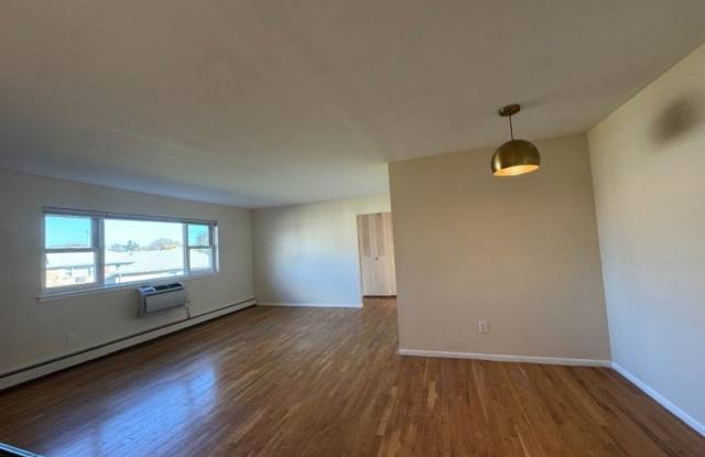 2-50 Virginia Dr Gallery 2