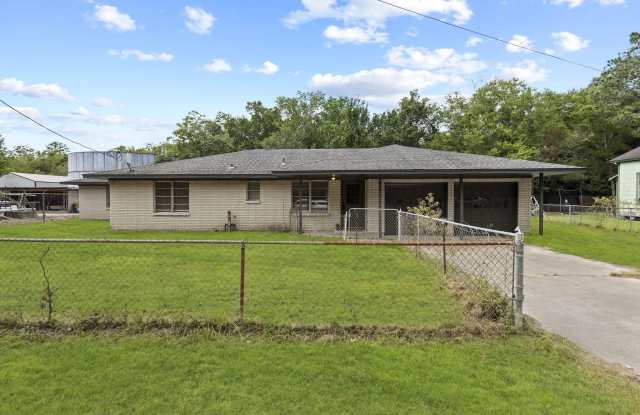 1680 S Ann - 1680 South Ann Street, Hardin County, TX 77659