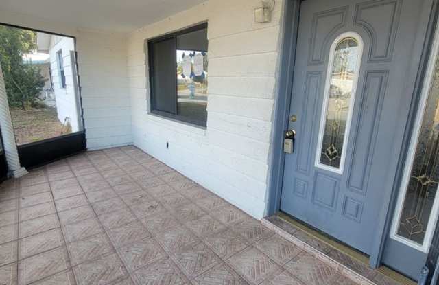 Spacious 3BR with bonus room and fenced yard just minutes from Tarpon Springs photos photos