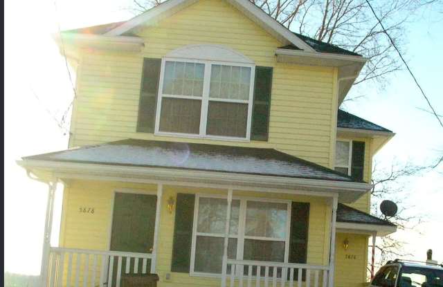 2-Bedroom Lakefront Duplex with Balcony, Private Backyard & In-Unit Laundry photos photos