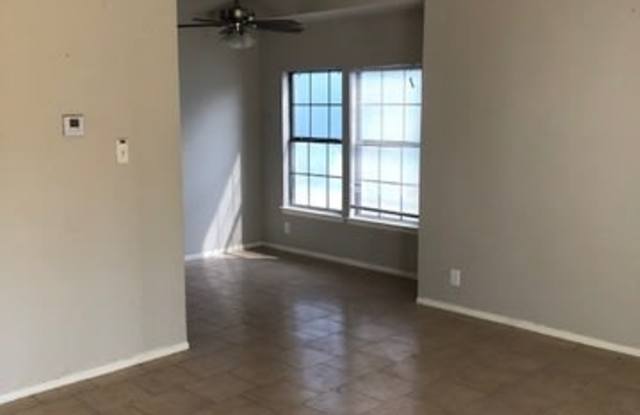 9820 VILLAGE BRIAR Gallery 3