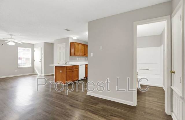 798 Barrington Woods Cv Gallery 4