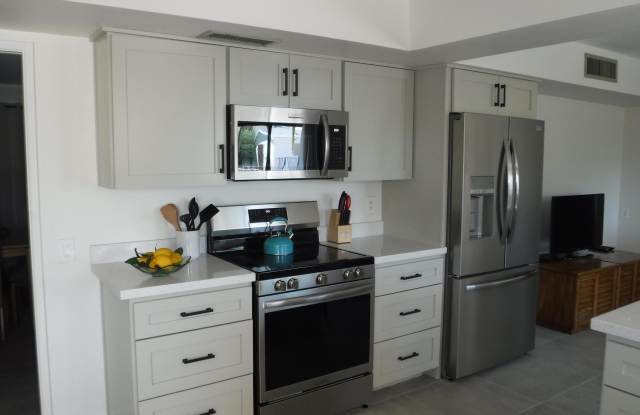 12930 W SEVILLE Drive photos photos