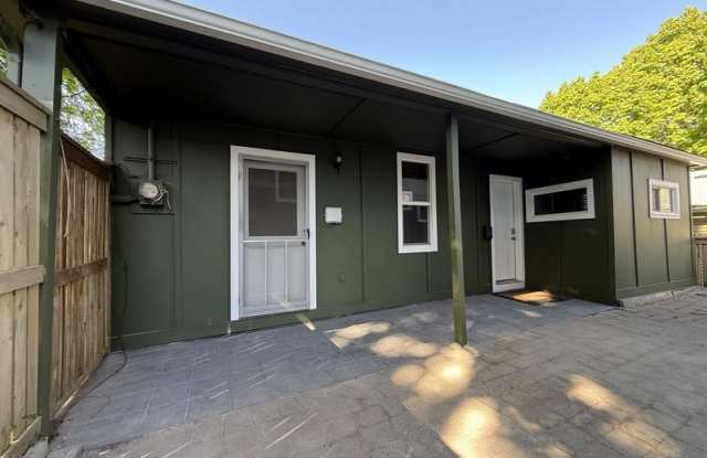 418 N 61st St - 418 North 61st Street, Seattle, WA 98103