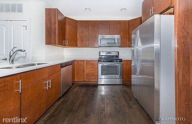 2943 N Rockwell St - 2943 North Rockwell Street, Chicago, IL 60618