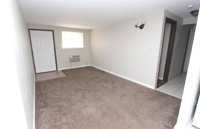 192 OAK MANOR PLACE Gallery 2