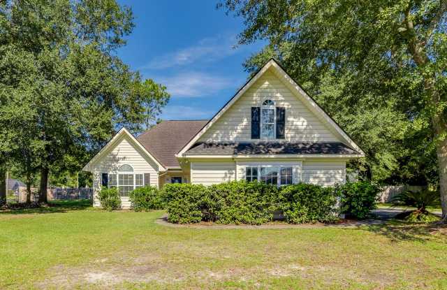 Spacious 3 Bed, 2 Bath Home with Large Bonus Room photos photos