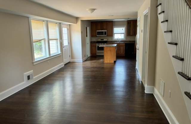 124 Wilson Avenue Gallery 2