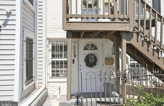 708 I Street SE Gallery 3