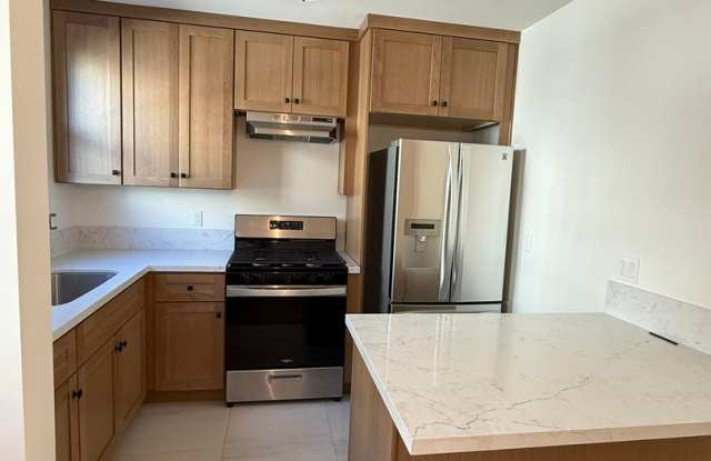 Toluca Lake Ave photos photos