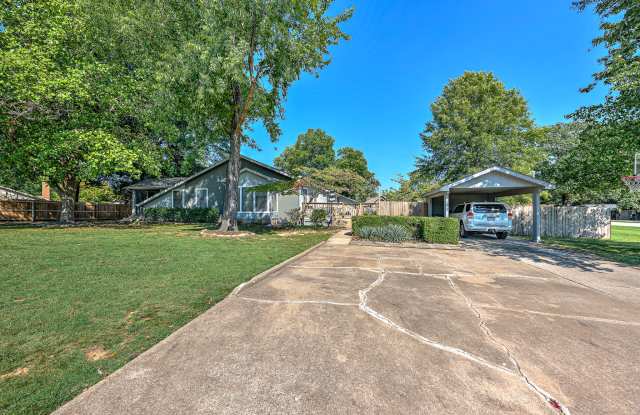 312 South Dogwood Street photos photos