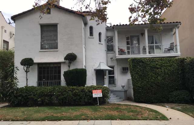 114 N Almont Dr Gallery 3