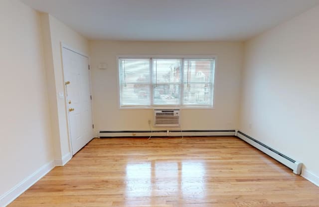 Crestview Garden Apartments Gallery 4