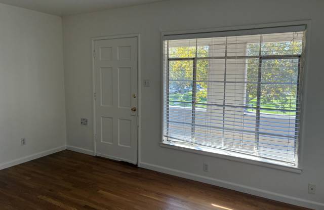 Charming Land Park 1 Bedroom Apartment Gallery 1