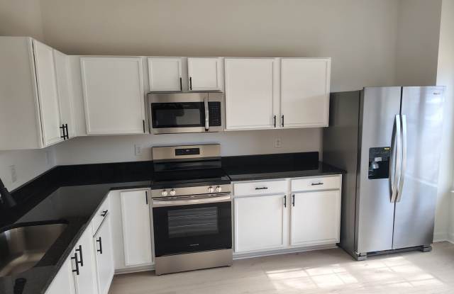 Beautiful cul-de-sac home - Lots of Upgrades Gallery 3