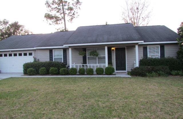 305 Mcqueen Cir - 305 Mcqueen Circle, St. Marys, GA 31558