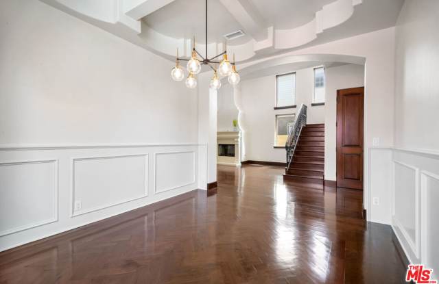 2901 Oak Avenue photos photos