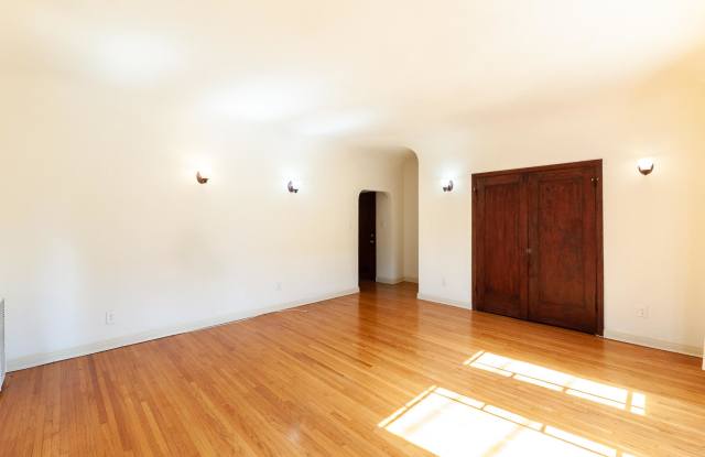 1901 N. Commonwealth Ave, Apt, 5 #5 Gallery 2