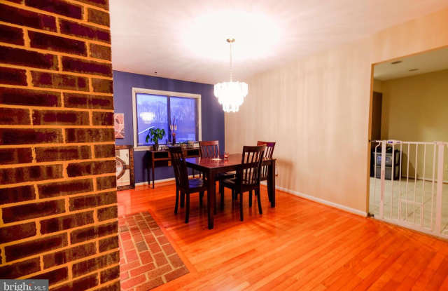 2586 TREE HOUSE DR Gallery 4