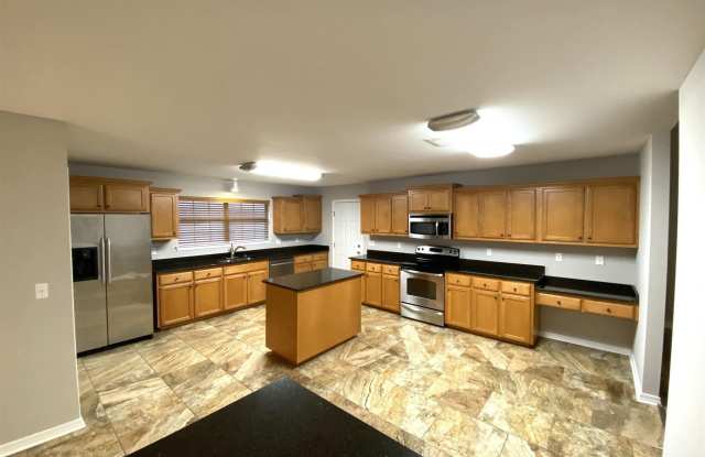 1810 Twin Pine Blvd photos photos