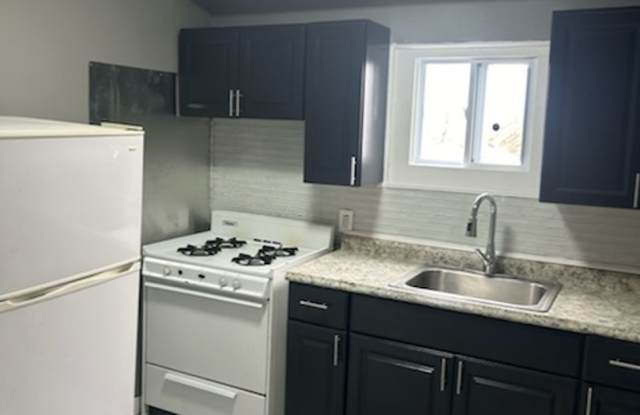 Spacious 3 bedroom apartment for rent in Brentwood photos photos