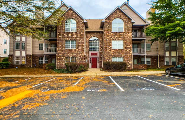 9704 Lake Point Ct 302 Gallery 2