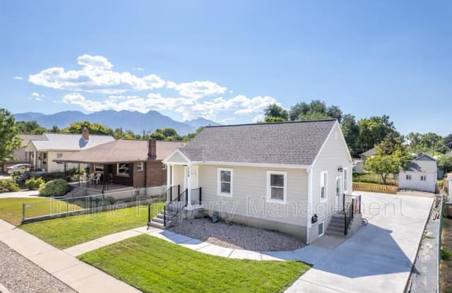 758 Loveland Ave photos photos