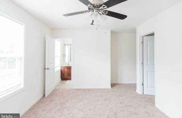 12 BREEZEWOOD DR Gallery 4