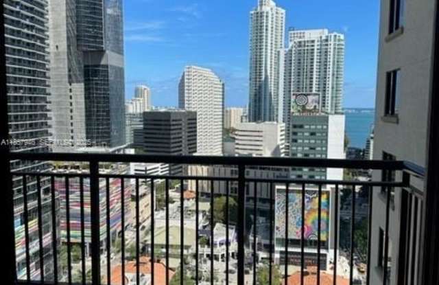999 Brickell Plaza Gallery 2