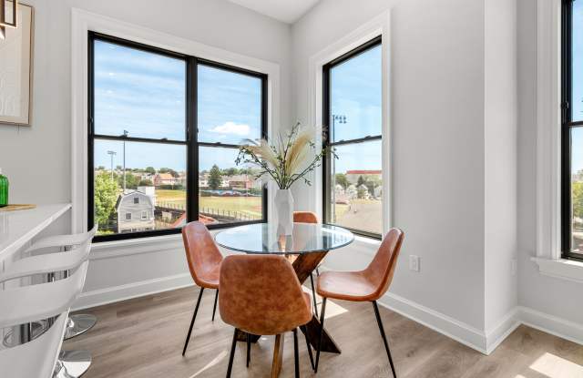 523-531 2nd Street - 202 Gallery 2