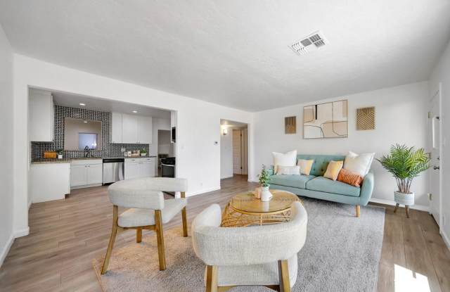 224 W Glenrosa Avenue Gallery 2