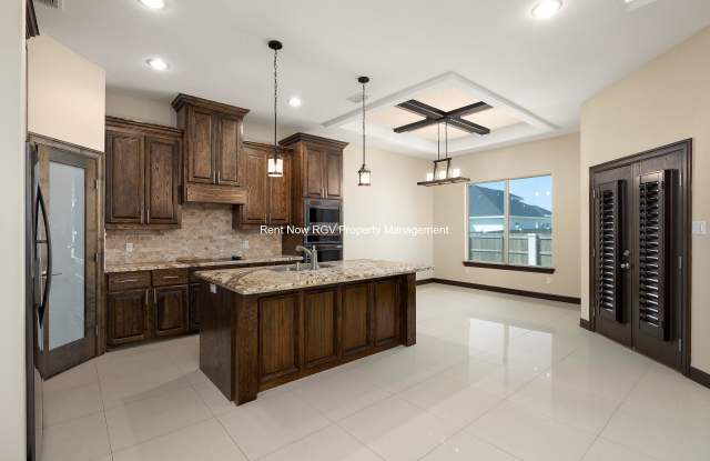 13921 N 36th St photos photos