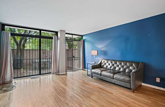 Southwest Townhouse | Three Levels | Backyard + Common Space Gallery 3
