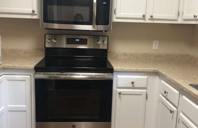 3692 Donovan Drive, Unit B Gallery 2
