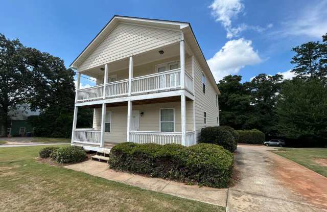 PRE-LEASING FOR AUGUST 6TH 2027! Gallery 1