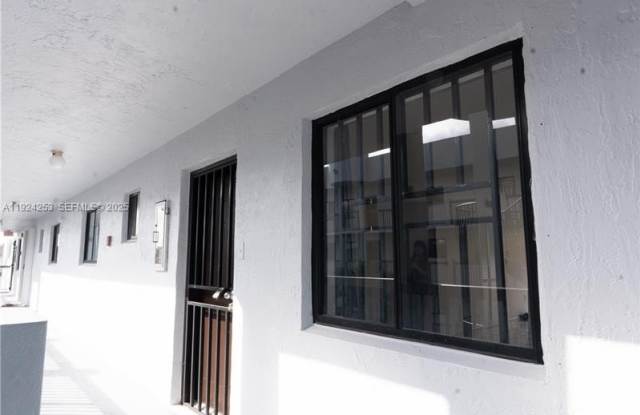 5300 W 21st Ct photos photos