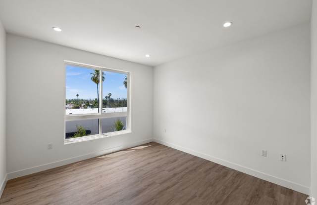 6600 Van Nuys Blvd Gallery 3